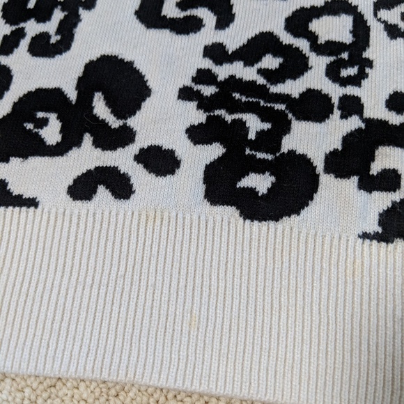 Ann Taylor Black & White Abstract Print Sweater - Picture 5 of 6